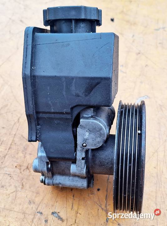 MERCEDES 24 26 28 M104 POMPA WSPOMAGANIA Zawieszenie i układ kierowniczy Radom