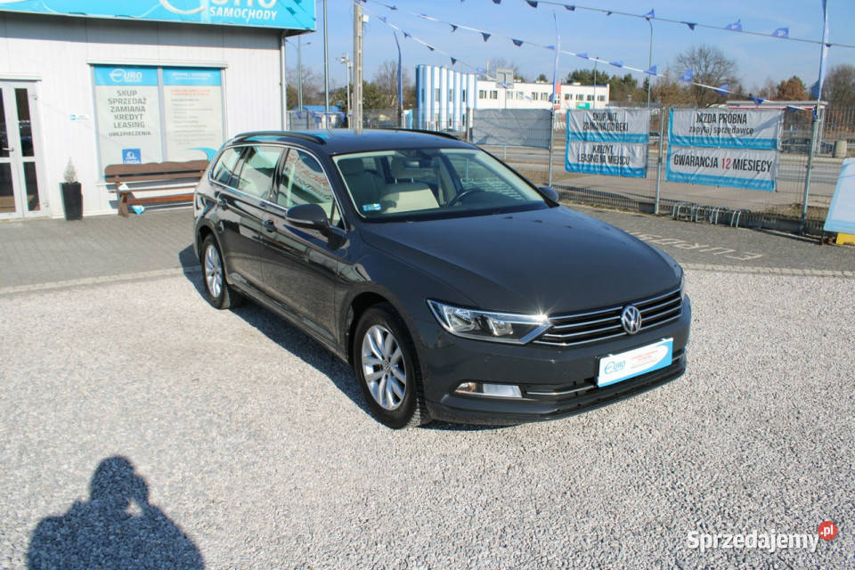 Volkswagen Passat ESSENCE LED Salon Polska Rok produkcji 2019 Passat Warszawa sprzedam