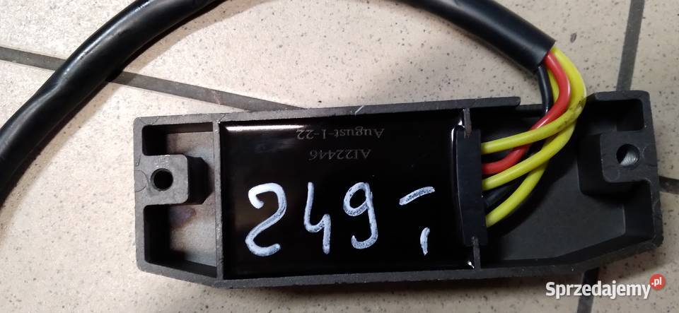 Regulator Napięcia Suzuki Intruder VS 700750800 Brzeszcze