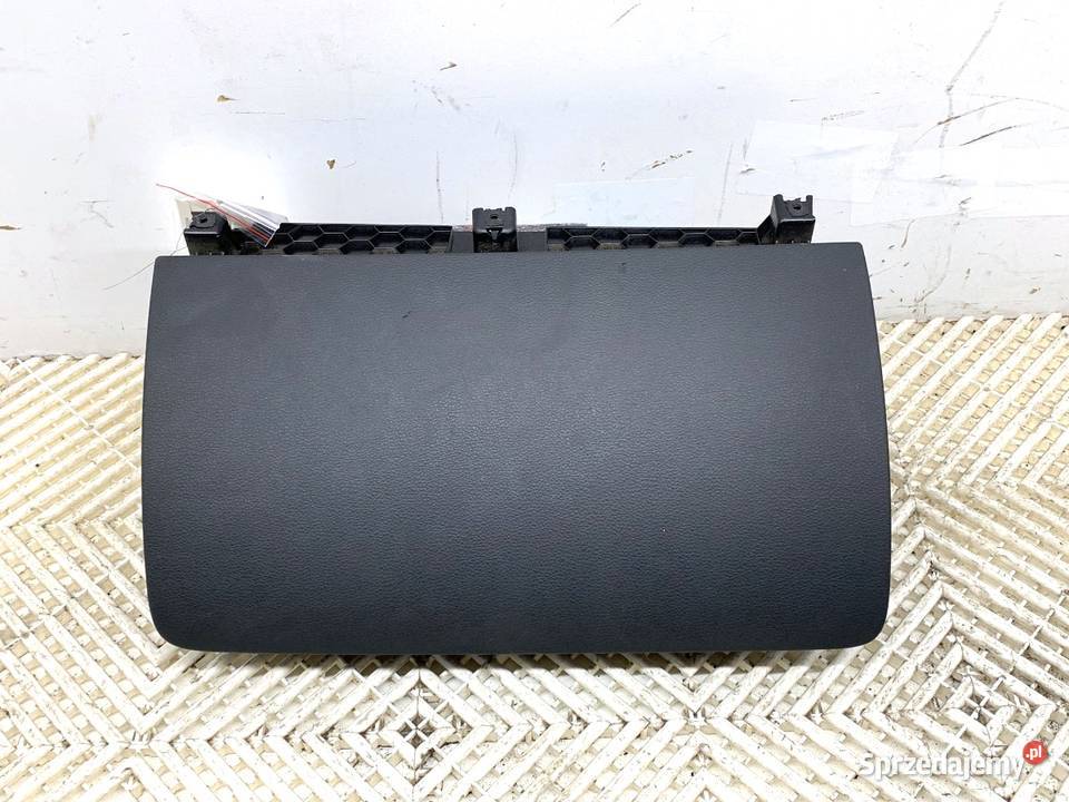 SCHOWEK PASAŻERA AUDI Q7 4L Hatchback 0616 PÓŁKA podkarpackie