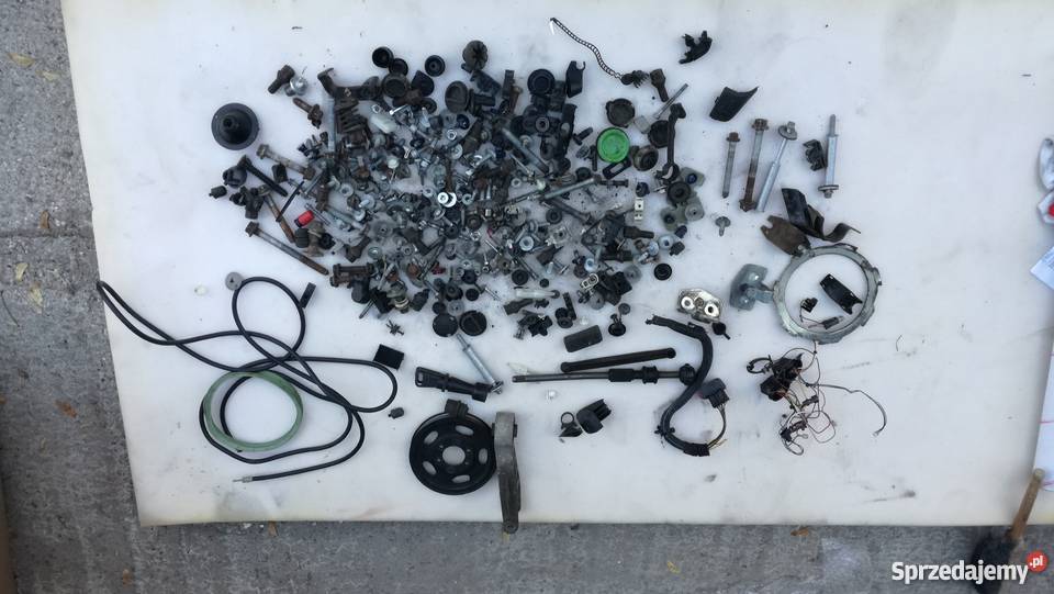 Śruby spinki plastiki Opel Corsa C