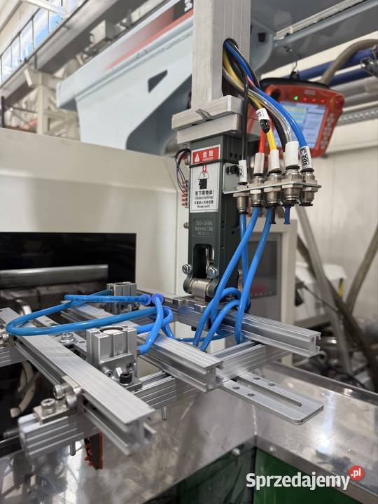 Robot 3 osiowy do wtrysakrki do 260 ton Produkcja łódzkie