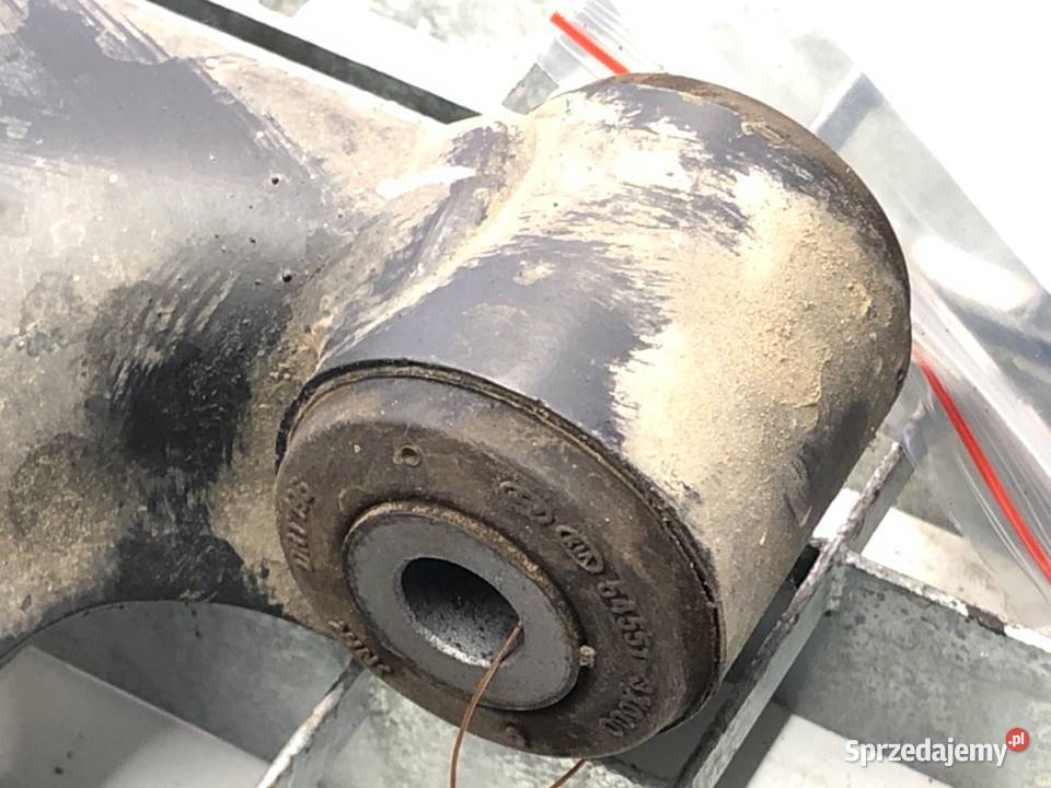 WAHACZ LEWY PRZÓD HYUNDAI i30 Hatchback PRZEDNI