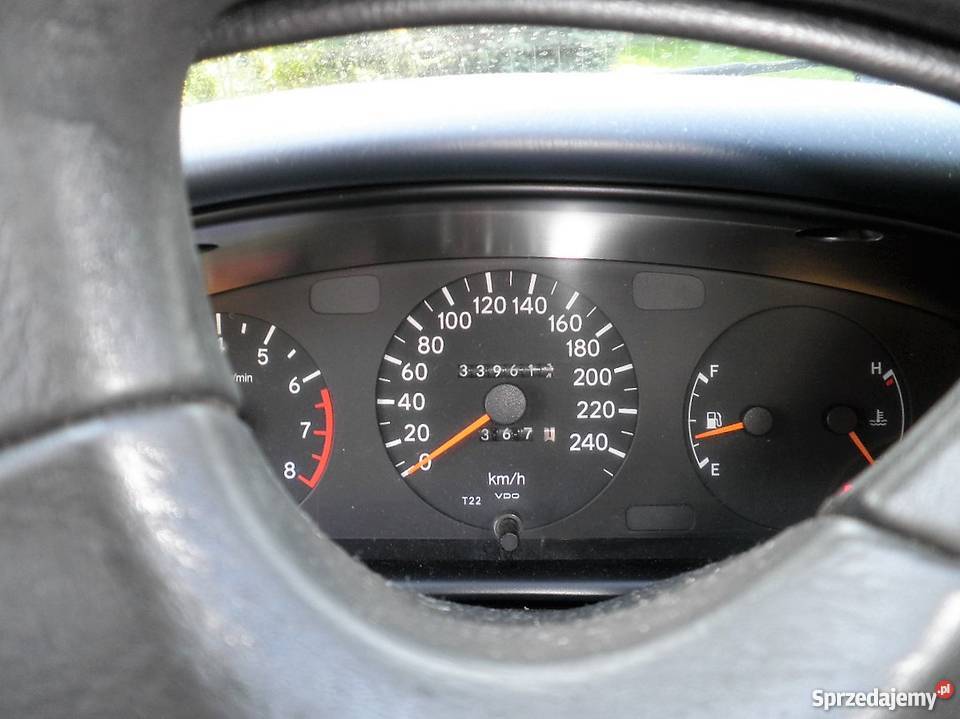 TOYOTA CARINA E 16 XLI Sedan / Limuzyna Toyota Rzeczyca