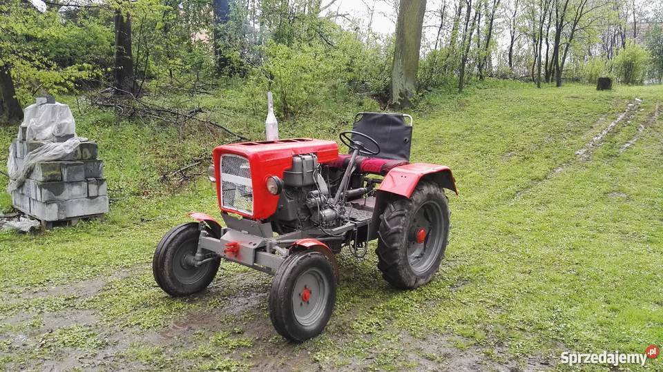 Ciągnik Sam S15 z podnośnikiem palony na