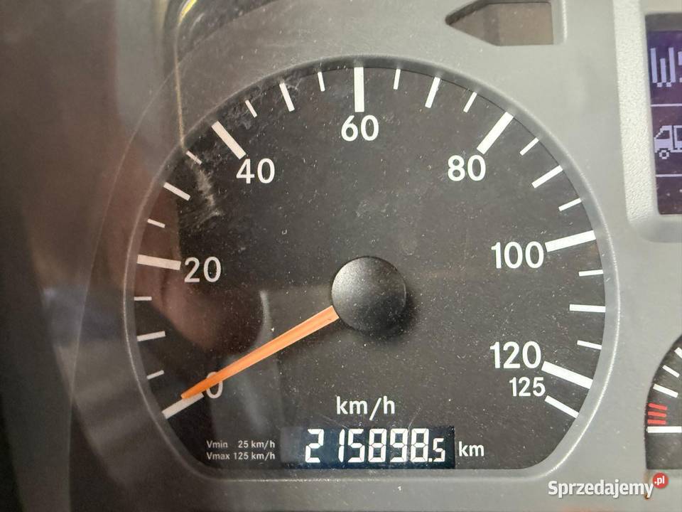 Mercedes 2 osiowa wywrotka 4x2 6000kg Warszawa