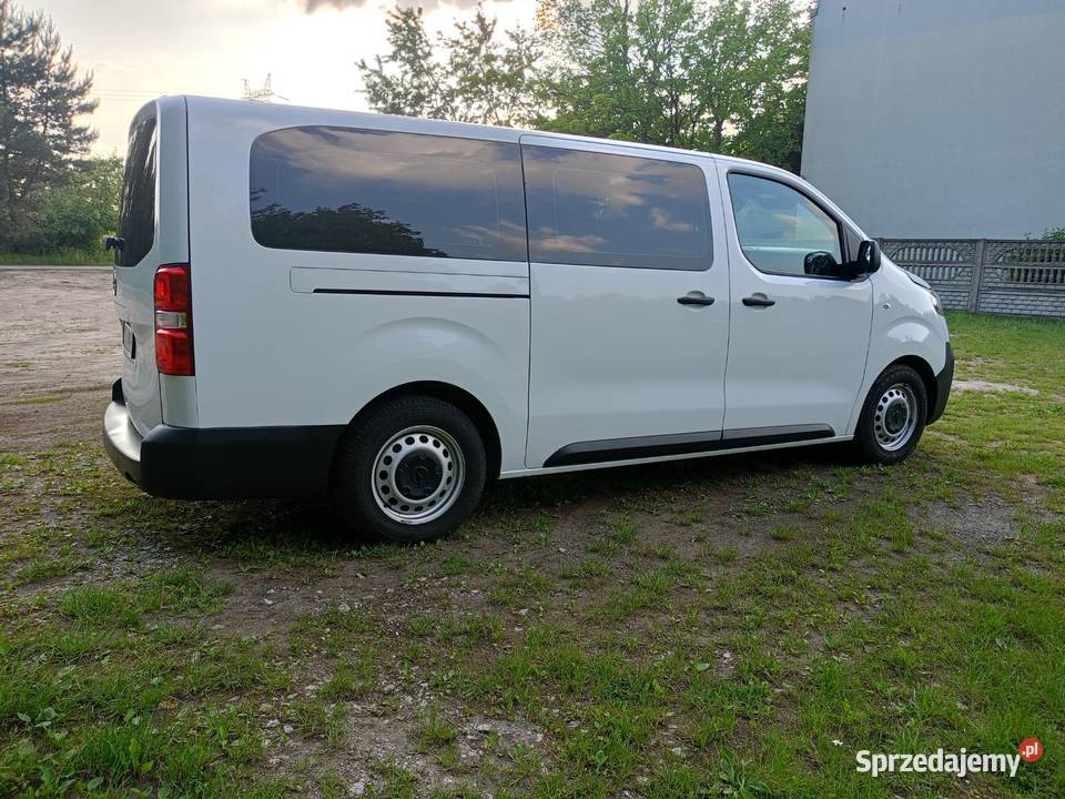 Opel Vivaro wersja long 9 osób Konin sprzedam