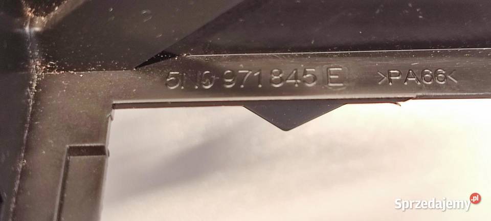 AUDI Q3 8U SKRZYNKA BEZPECZNIKÓW 5N0971845E
