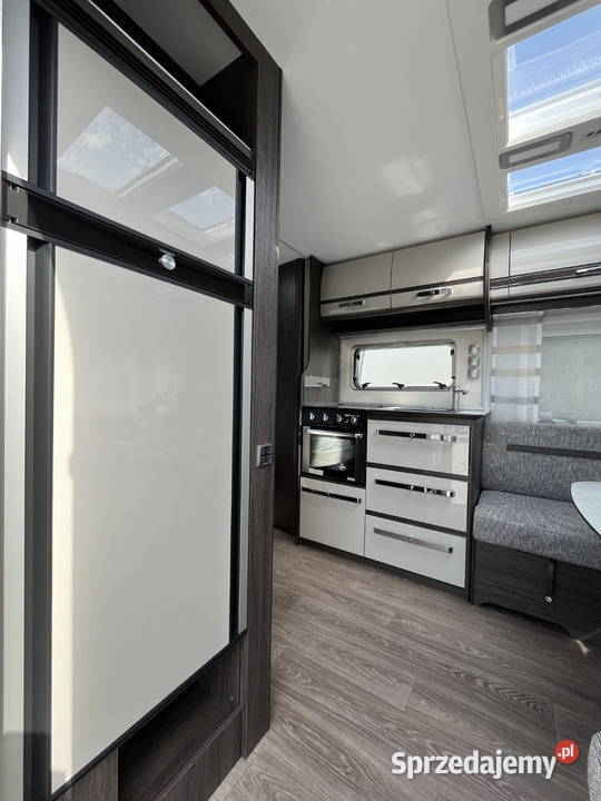 PRZYCZEPA KEMPINGOWA FENDT DIAMANT 560 DW Bieruń