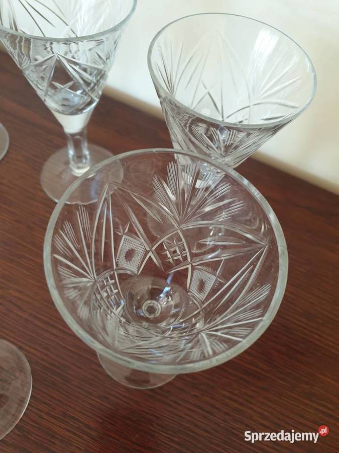 Kieliszki kryształowe 6 do szampana PRL Radom
