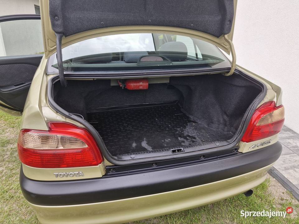 Na sprzedaż Toyota Avensis 16 2002 Sedan / Limuzyna