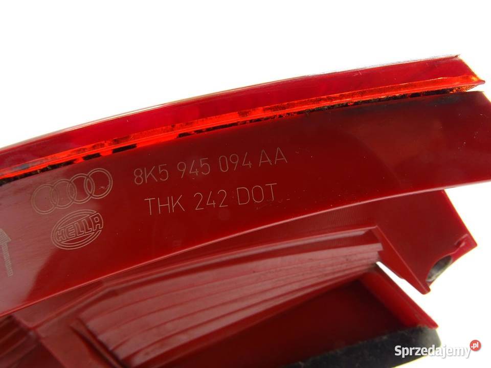 LAMPA PRAWA PRAWY TYŁ TYLNA W KLAPE AUDI A4 B8