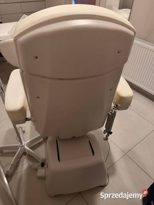 Sprzedam fotel kosmetyczny Wyposażenie salonów Warszawa