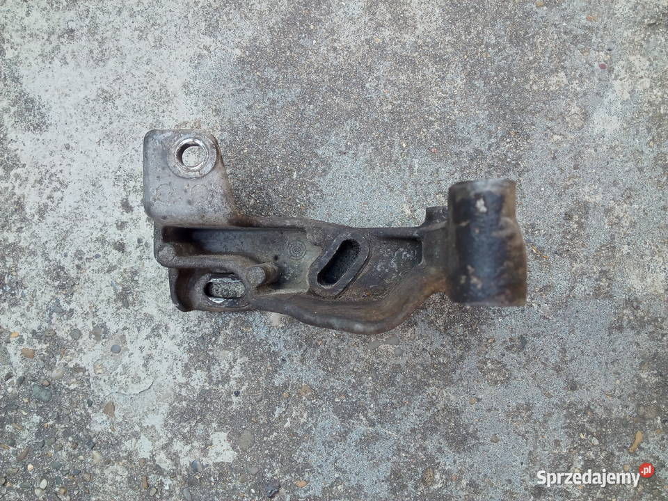 Audi 80 B4 Łapa Uchwyt pompy wspomagania osobowe Pompy wspomagania Dębica