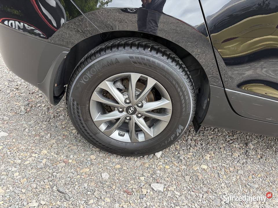 Hyundai ix35 ładny bez rdzy Niemcy benzyna hak Trześń