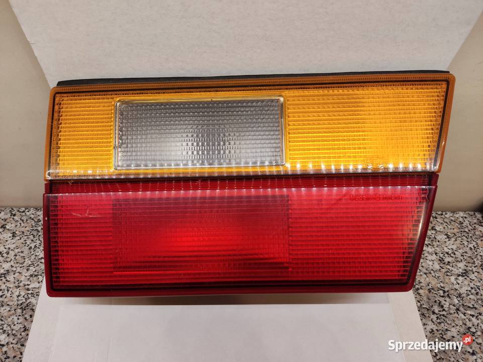 Lampa Hella tylna prawa VW Passat B2 32B Głuchołazy