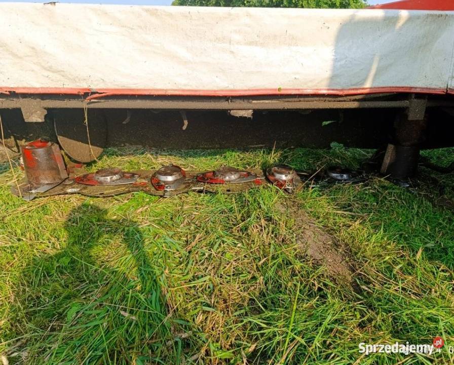 Kosiarka Kuhn GMD 702 kujawsko-pomorskie Czerskie Rumunki