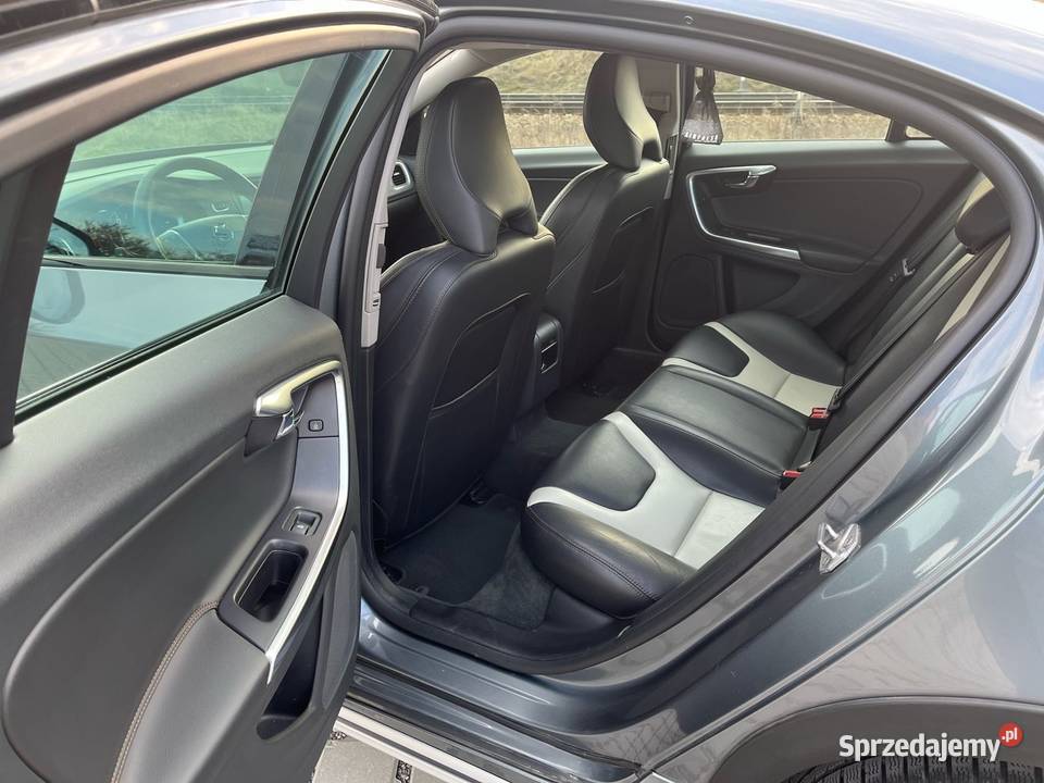 Volvo S60 CC T5 AWD Summum Salon Polska Łuczyce