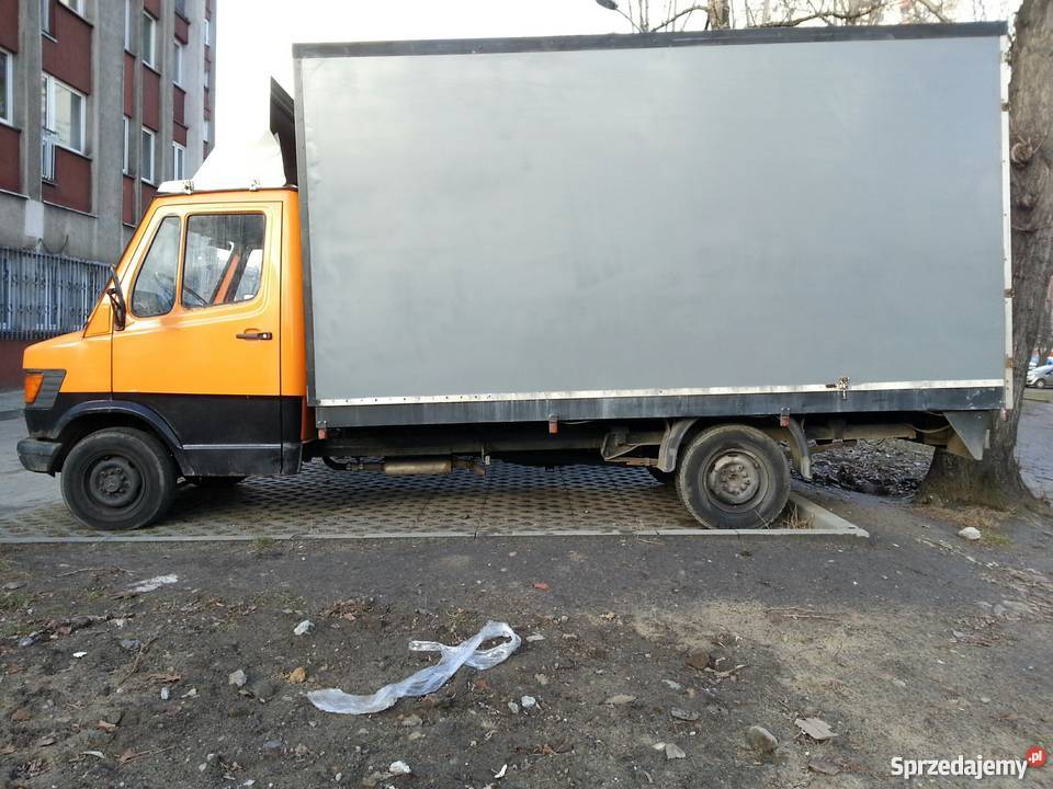 Mercedes T1 307D 23D kaczka kontener 4m baza na