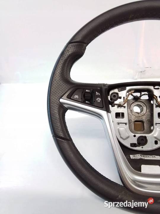 Opel Astra J GTC KIEROWNICA MULTIFUNKCJA osobowe Opole Lubelskie sprzedam