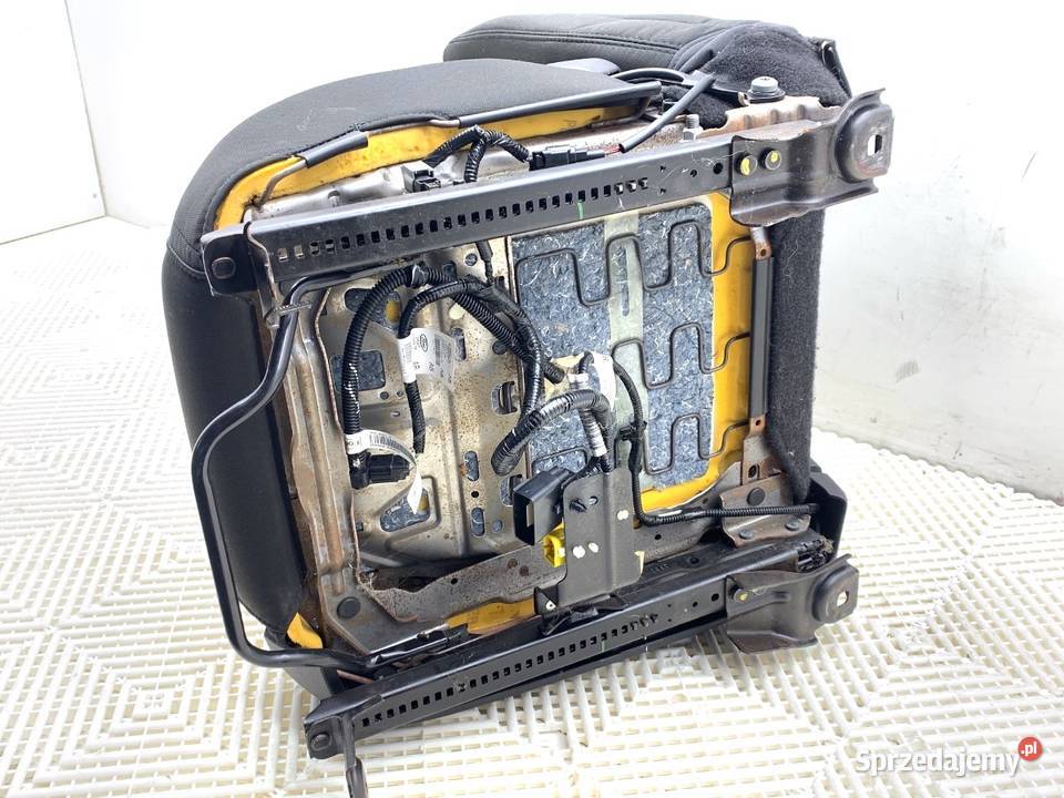 FOTEL PRAWY PRZÓD FORD MUSTANG V SportowyCoupe