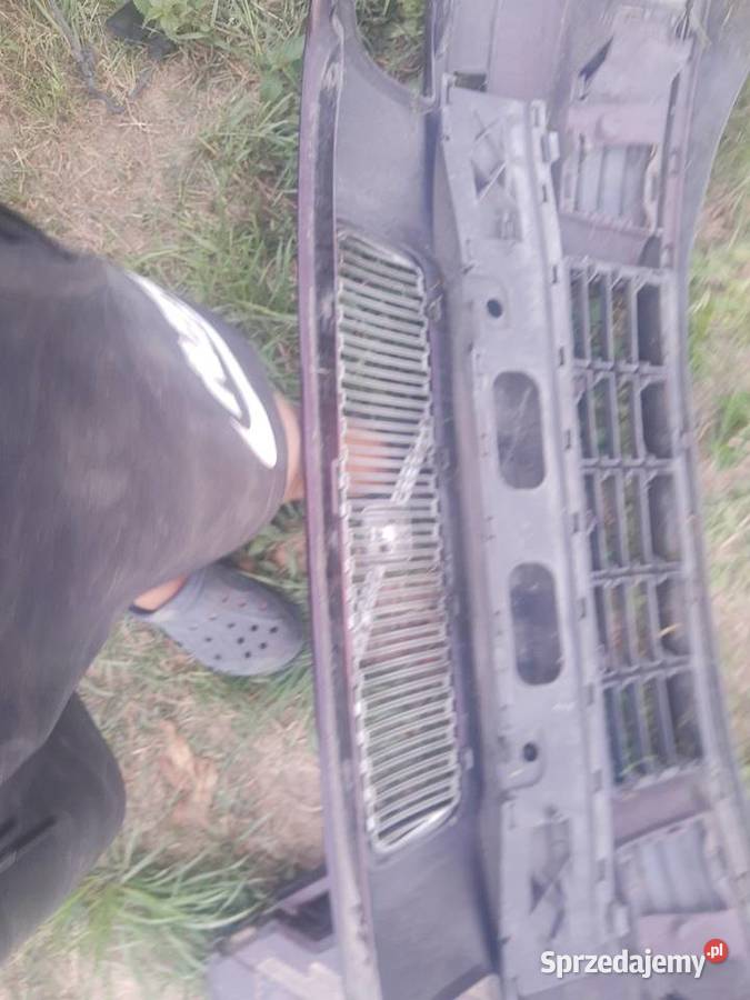 Zderzak przedni Volvo v 50 przed lift Łęczna