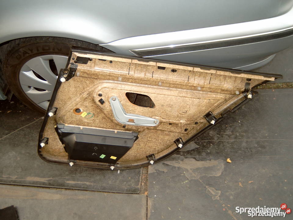 BOCZEK TAPICERKA DRZWI LEWY TYŁ BMW E39 Rogów