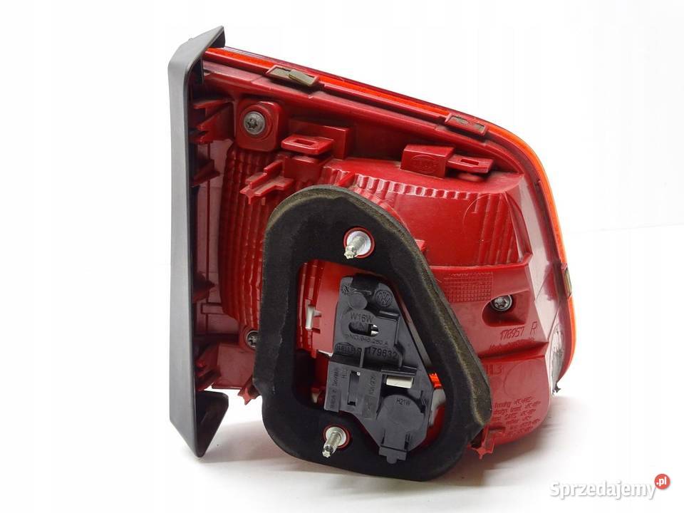 LAMPA PRAWA PRAWY TYŁ TYLNA W KLAPE VW TIGUAN I osobowe Motoryzacja małopolskie