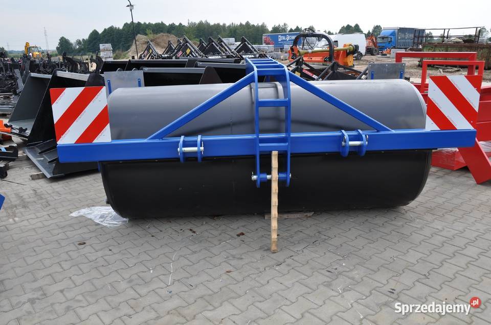 Wał łąkowy gładki na wózku MetalTechnik łódzkie Mroczków Duży sprzedam