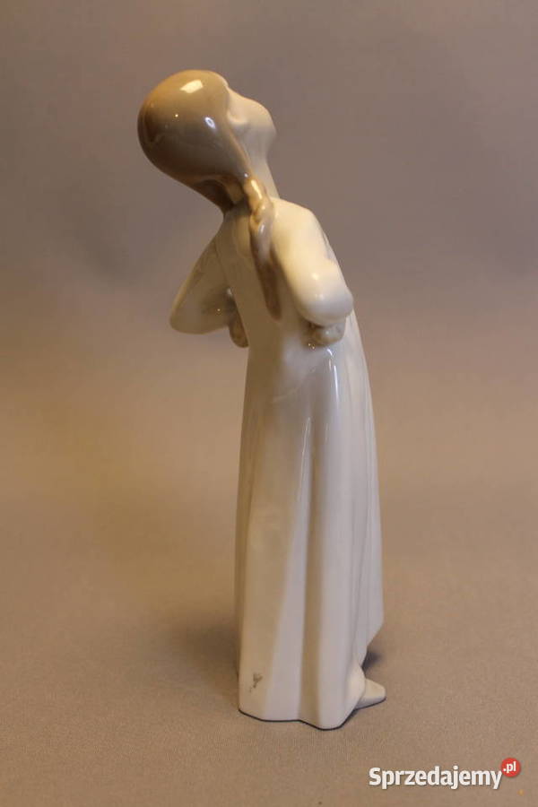 LLADRO Dziewczynka w nocnej koszuli Dobrzany