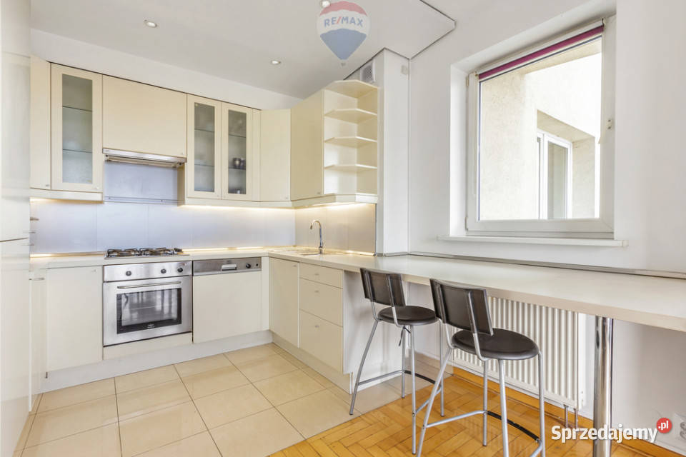 Park Szczęśliwicki 200m garderoba widok parking Rok budowy 2002