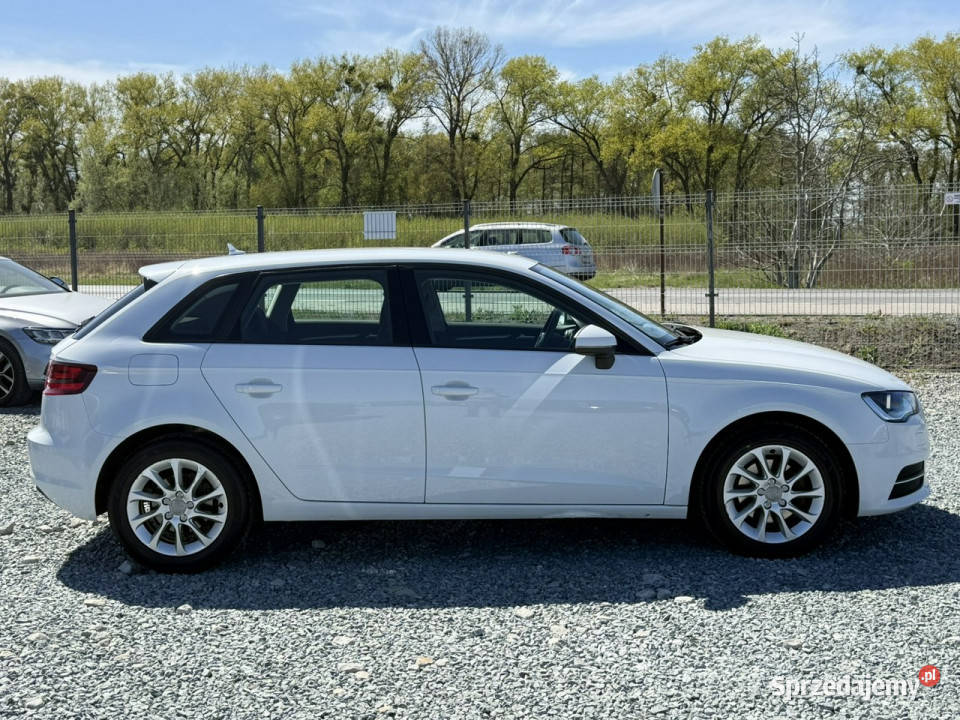 Audi A3 Sportback Audi A3 12 16V TSI 105 2014 dolnośląskie Wojkowice