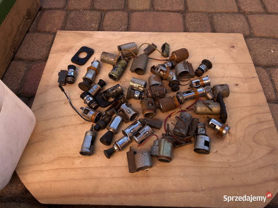 Zestaw części samochodowych PRL Fiat 125p 126 Sufczyn sprzedam