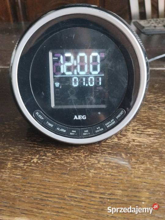 Radio budzik AEG SRC 4438 że stacją dokującą Szczawinek