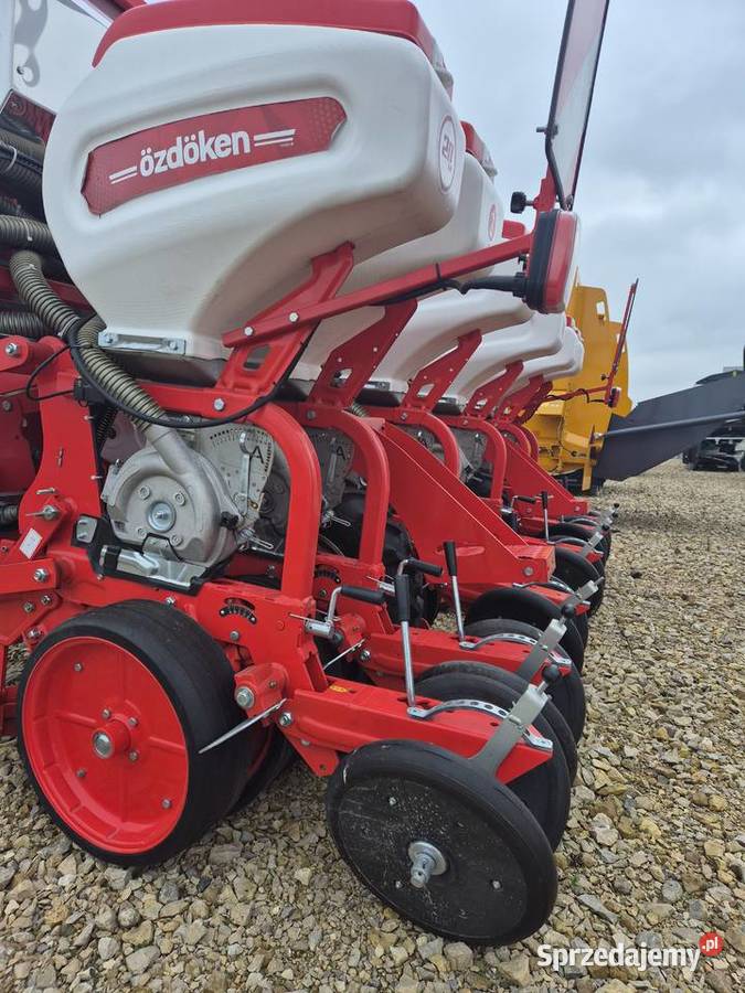 Siewnik do kukurydzy 6 rzędów na ramie