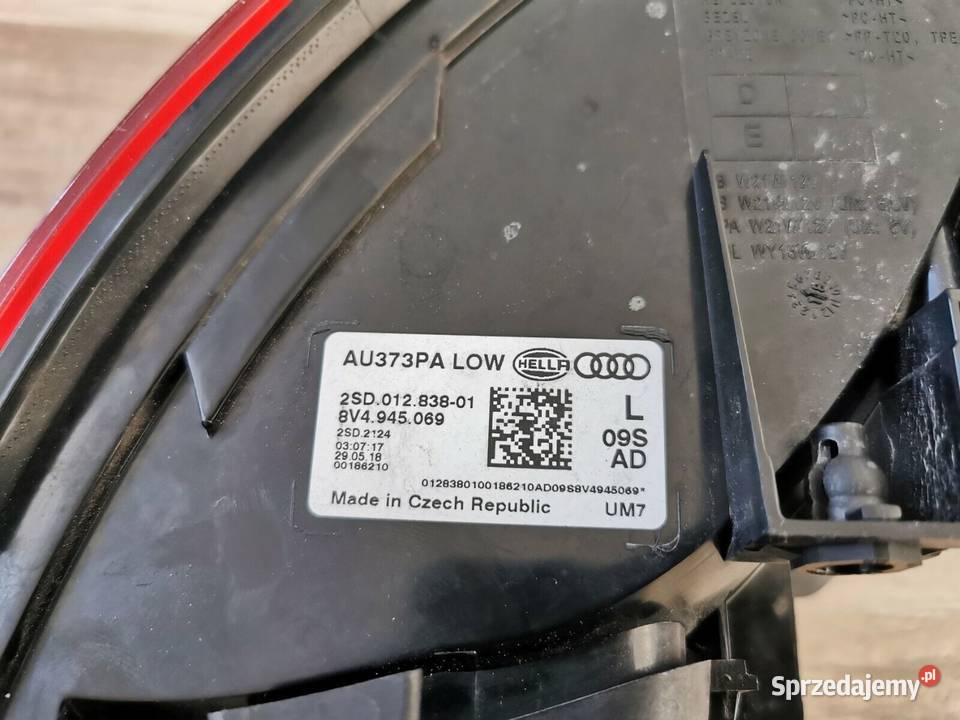 AUDI A3 8V4 SPORTBACK LIFT LEWY PRAWY Oświetlenie Świerzawa