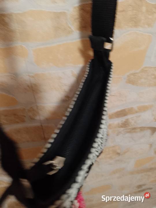 Bogato zdobiona srebrną nitką torebka nerka z Kraków