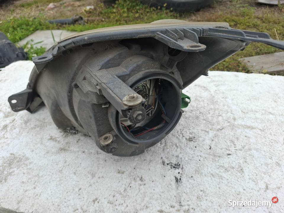 Lampa Prawa Przód Ford Fiesta 07R osobowe Wisznice sprzedam