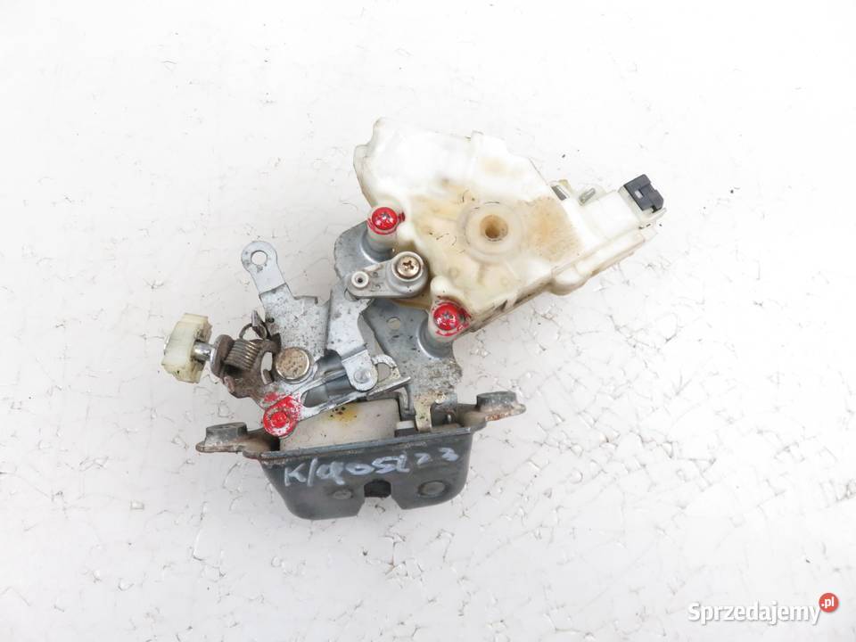 ZAMEK KLAPY SUBARU IMPREZA II 63100FE000