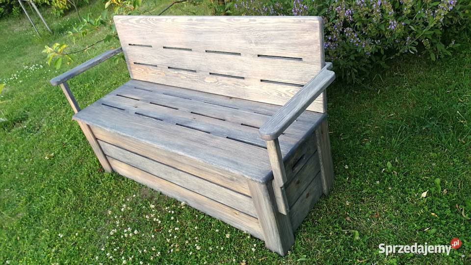 Skrzynia drewniana z oparciem i podłokietnikami Ławki