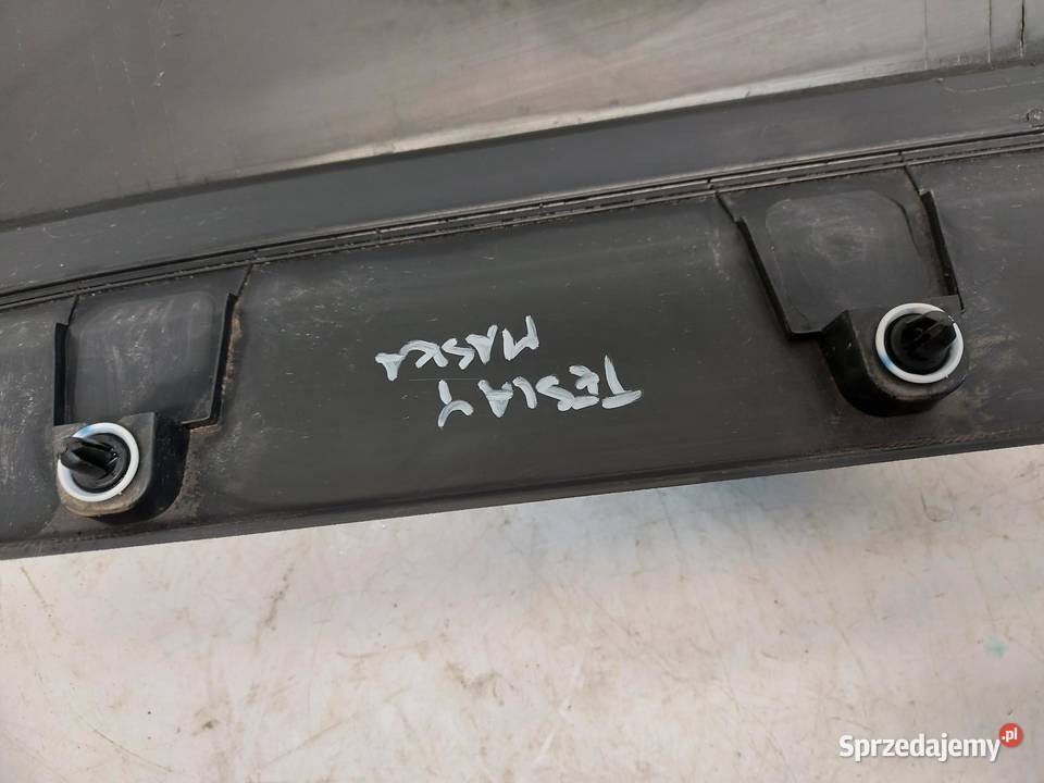 TESLA MODEL Y 2023r Uszczelka maski wnęki