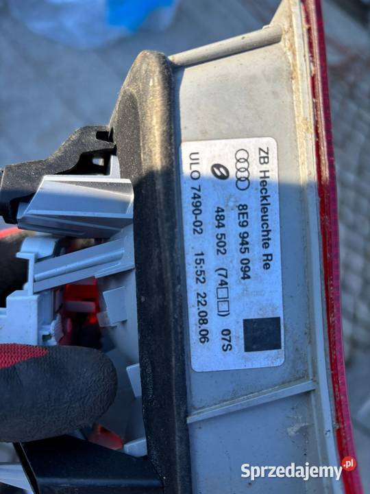 prawa tylna wewnętrzna lampa audi a4b7 avany Świątniki Górne