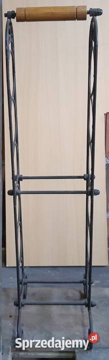 Stojaki na wino i świeczniki z drutu Czachówek