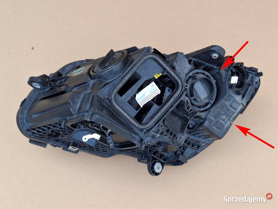 MERCEDES CKLASA W205 REFLEKTOR PRAWY MULTIBEAM osobowe Bieleń