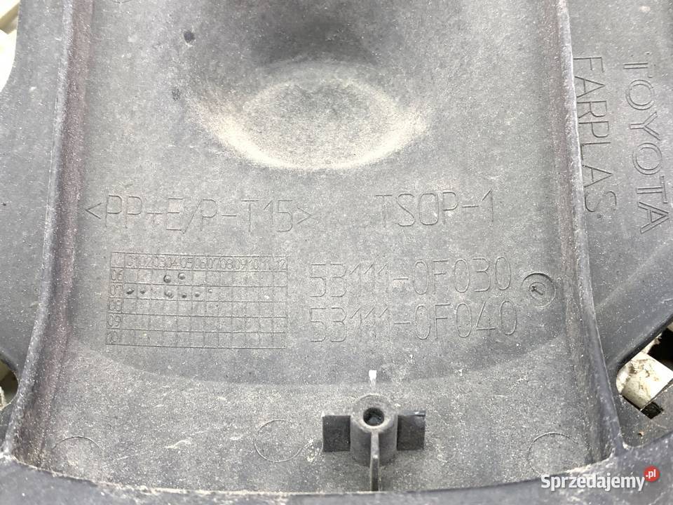 ATRAPA GRILL TOYOTA COROLLA E13 0409 531110F030