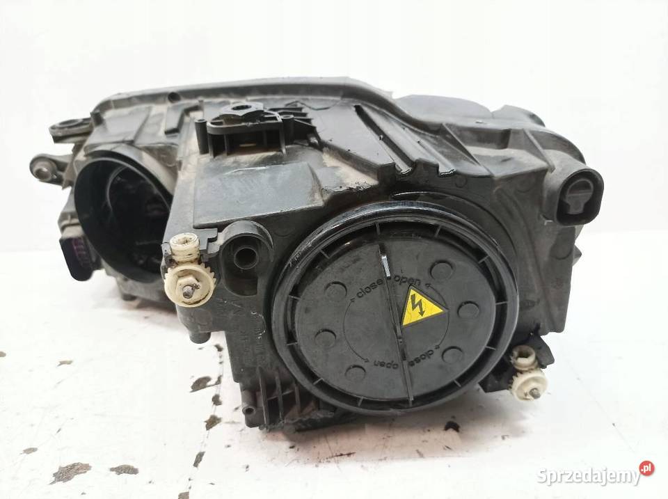 LAMPA PRZÓD PRAWA XENON 5C USZKODZONA VW