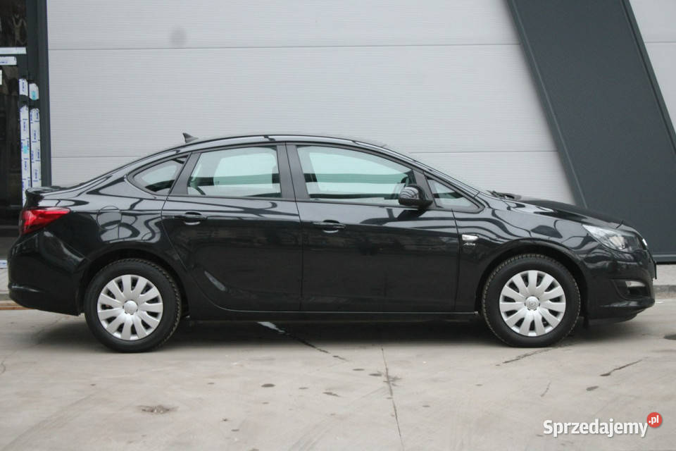 Opel Astra ACTIVEOryginalny lakierMaly Sedan / Limuzyna Gliwice