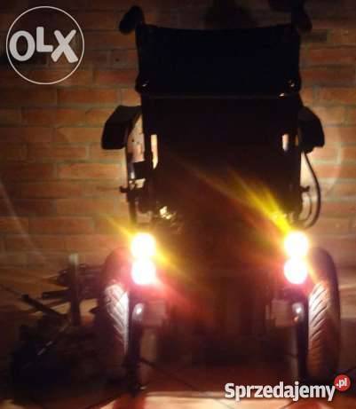 Wózek elektryczny inwalidzki Merits schodowłazy Police