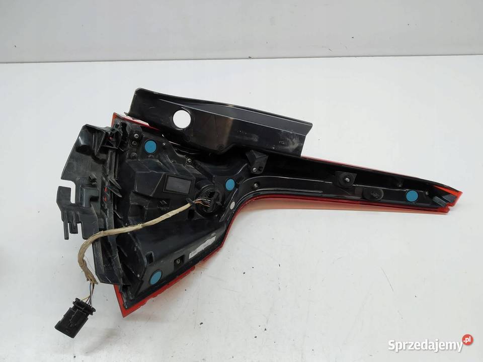 LAMPA TYŁ LEWA EU USZKODZONA KOMBI 32228898