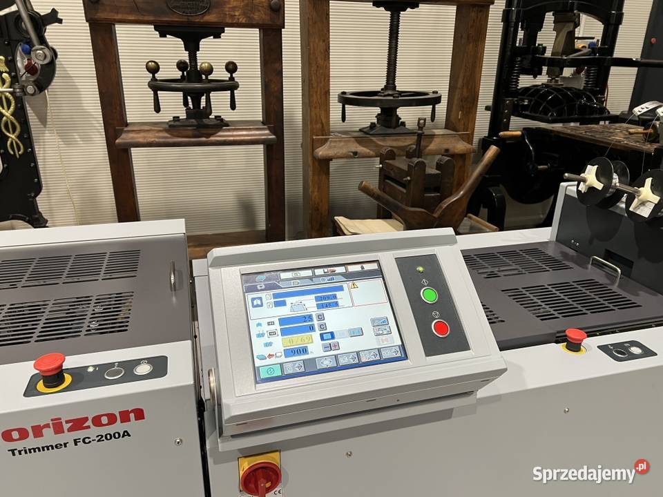 Linia do broszur Horizon VAC100a VAC100m SPF200a Produkcja Radom